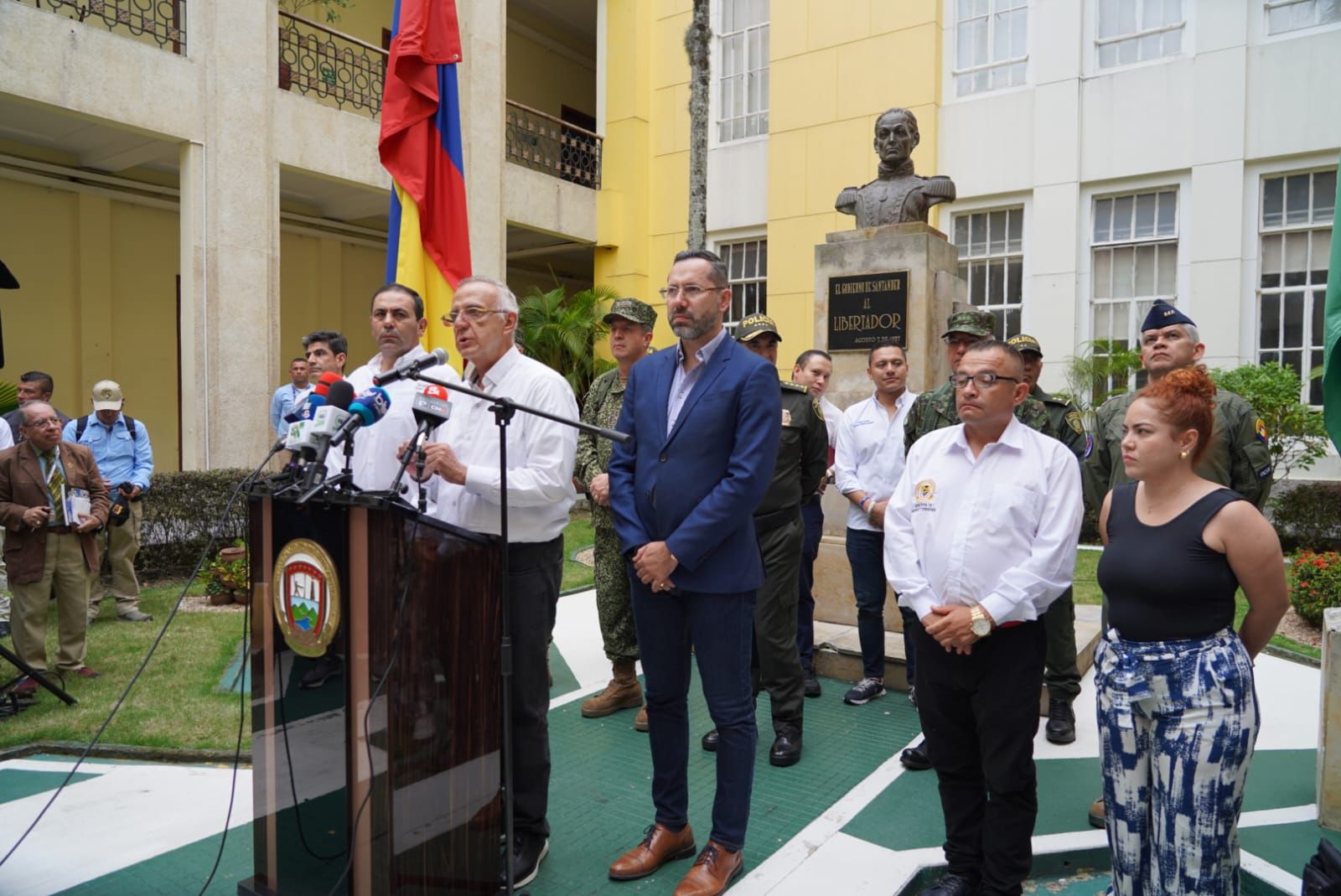 El Ministro de Defensa de Colombia, Iván Velásquez, lideró el Consejo de Seguridad en el Departamento de Santander. Aseguró que se debe aumentar presencia pública en el territorio.