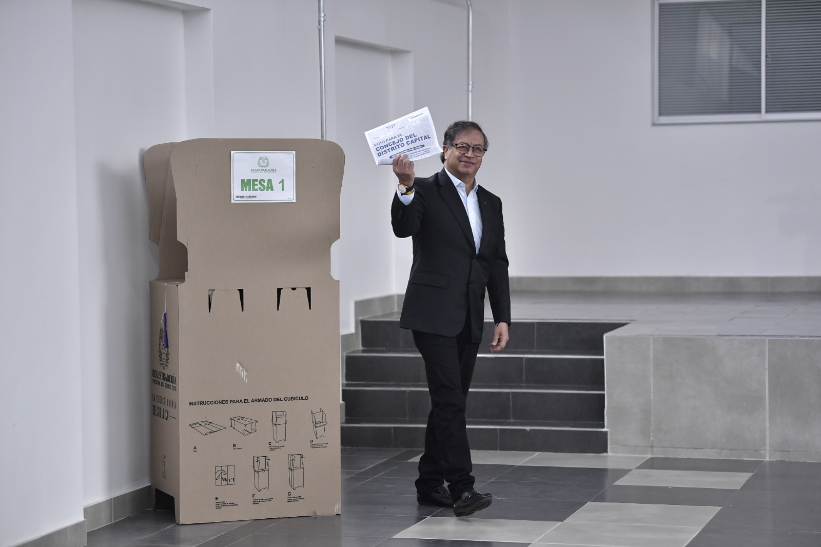 Petro, ministros, expresidentes y otras figuras que ya votaron