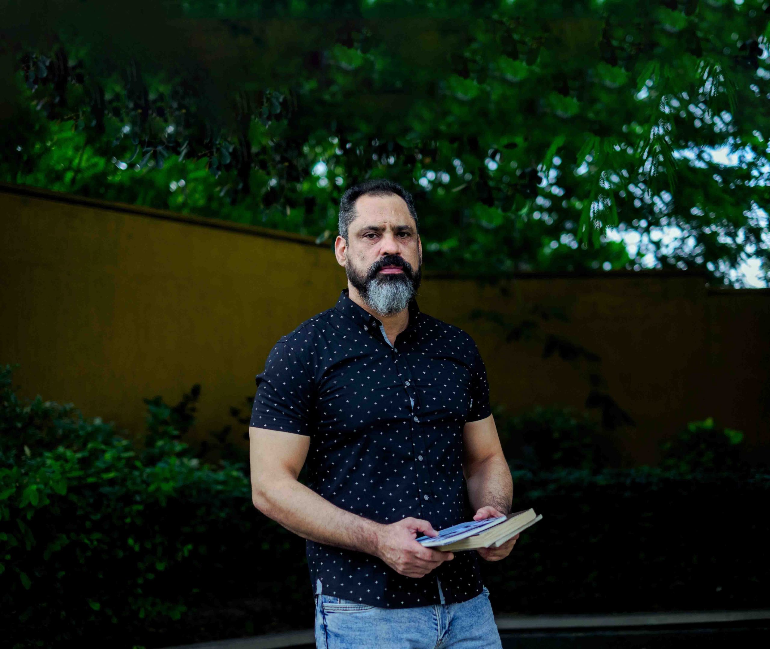 Carlos Polo lanza libro transmedia sobre los primeros educadores en Colombia