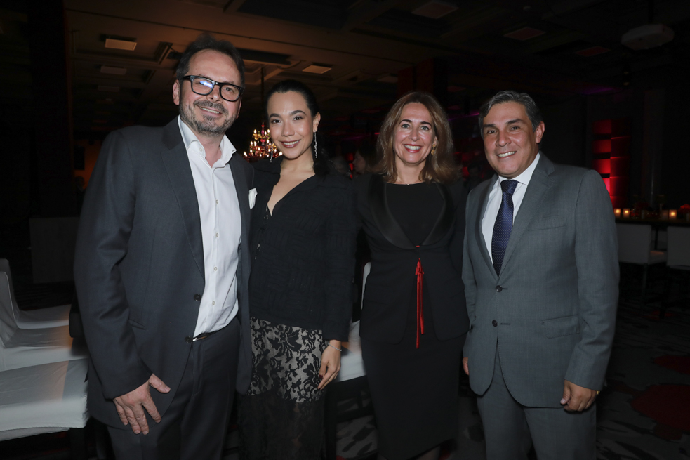 Carlos Ruiz, Daniela Vargas, Sara Ferrer y Carlos Rivera