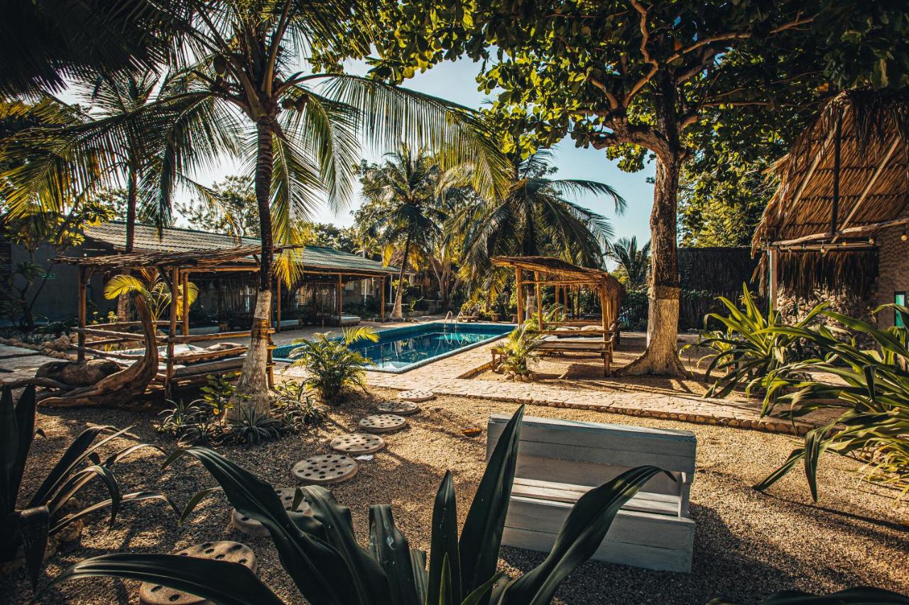 Namaste Beach Club & Hotel - Tierra Bomba