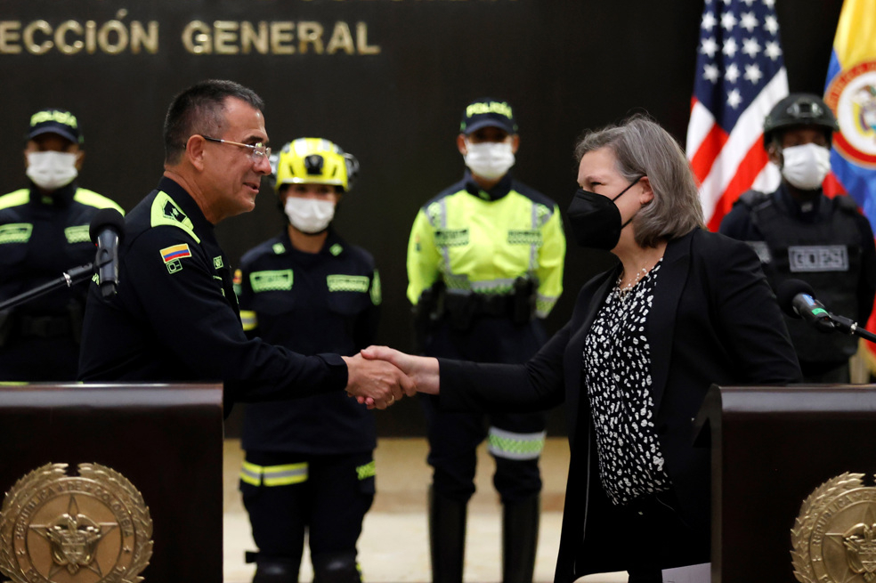 EE. UU. anuncia una donación de 8 millones de dólares a la Policía de Colombia