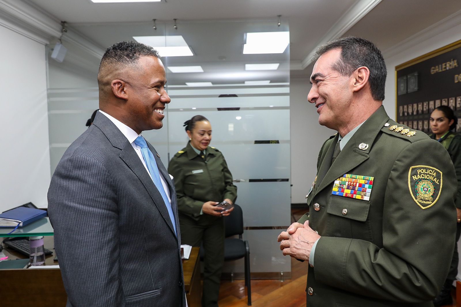 El general Salamanca se reunió con el vicefiscal de los Estados Unidos, Kenneth Polite.