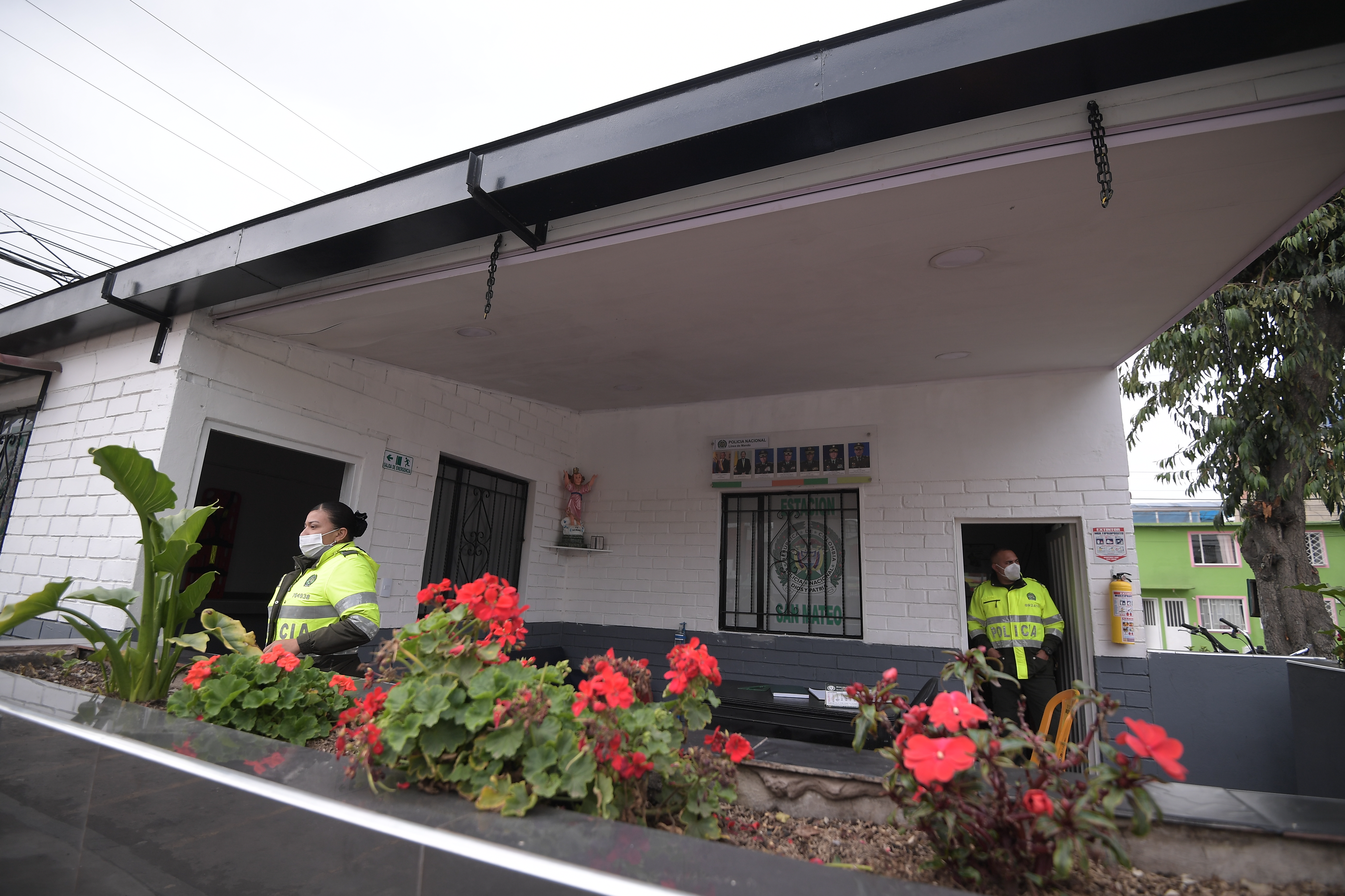 Dos policías fueron destituidos por muerte de ocho detenidos en CAI de Soacha