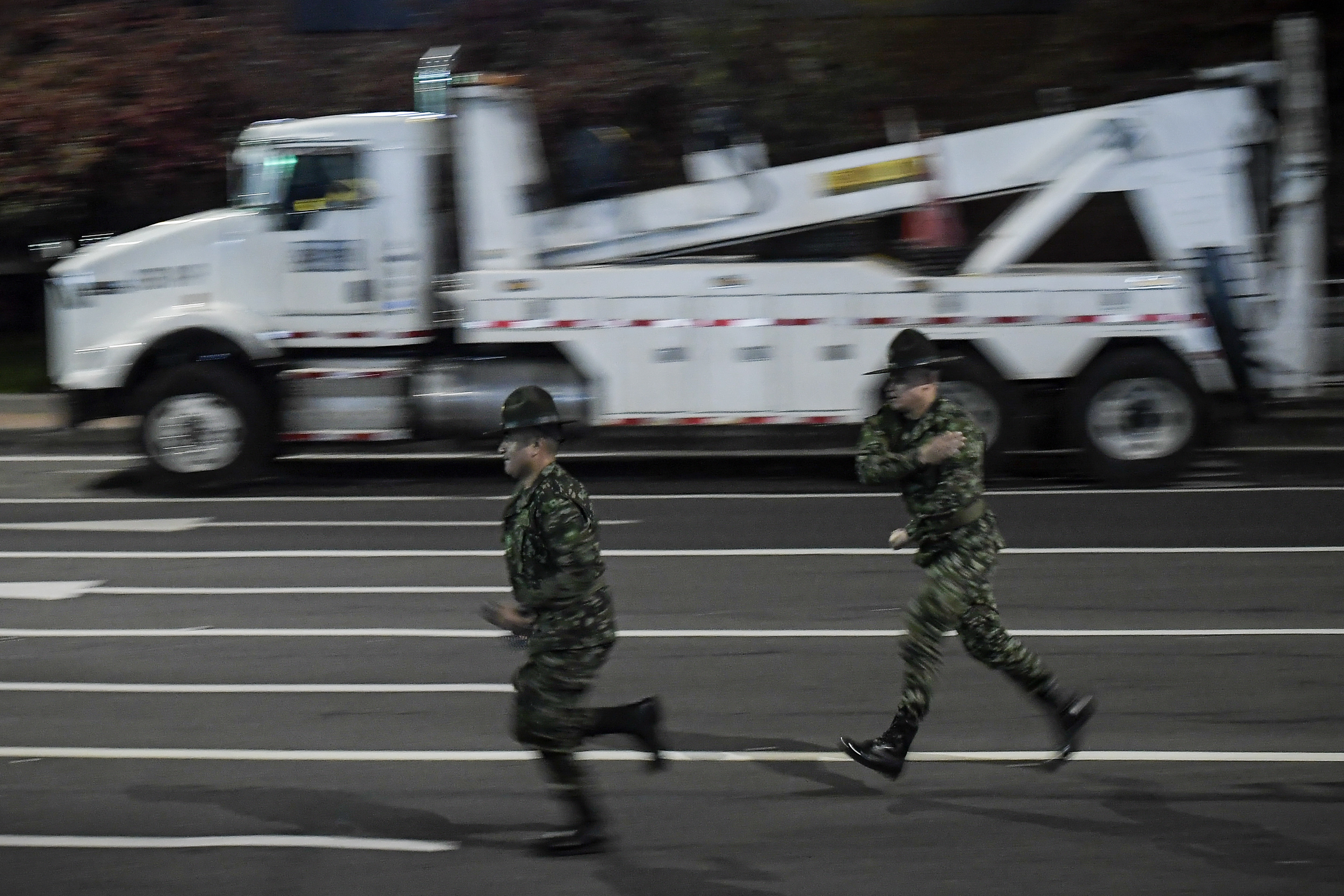 En la noche del jueves y viernes, las Fuerzas Militares y de Policía realizaron los ensayos del tradicional desfile del 20 de julio, con motivo de los 215 años de independencia de Colombia.
