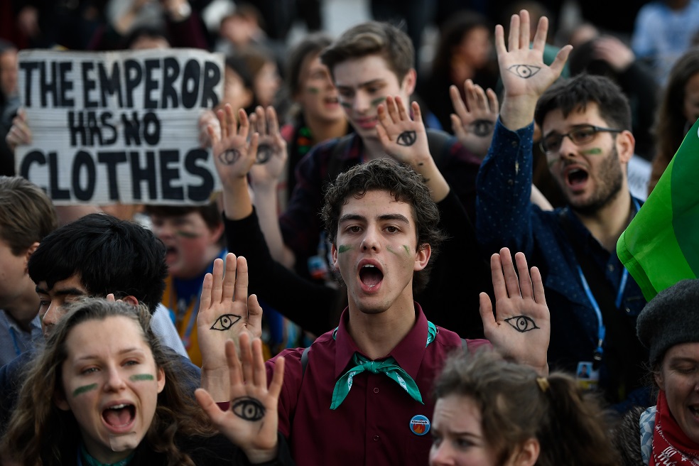 El mayor éxito: la cumbre socialDurante estos 15 días se ha celebrado unacumbre alternativaque ha mostrado la implicación de la sociedad en la lucha contra la emergencia climática. Las discusiones han demostrado que en el centro de la respuesta a esta crisis deben estar las personas y su futuro. El texto presentado recoge, por ello, que la transición hacia un mundo libre de emisiones debe ser justa.