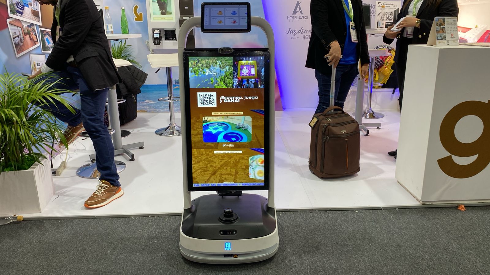 Robot presentado por GEH Suites Hotel