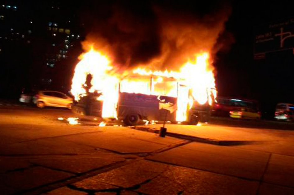 Incendio de bus en el norte de Bogotá fue provocado
