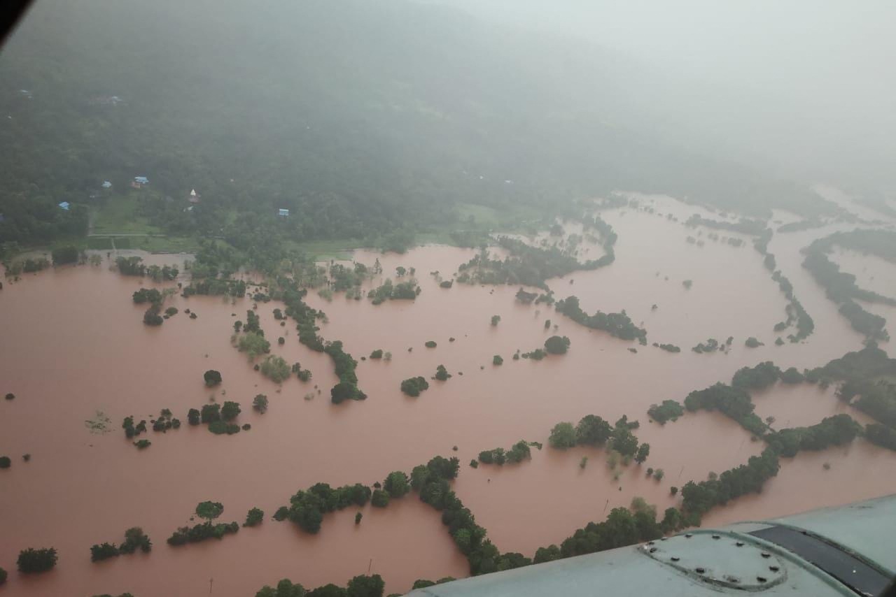 Al menos 44 muertos dejan deslizamientos de tierra en India