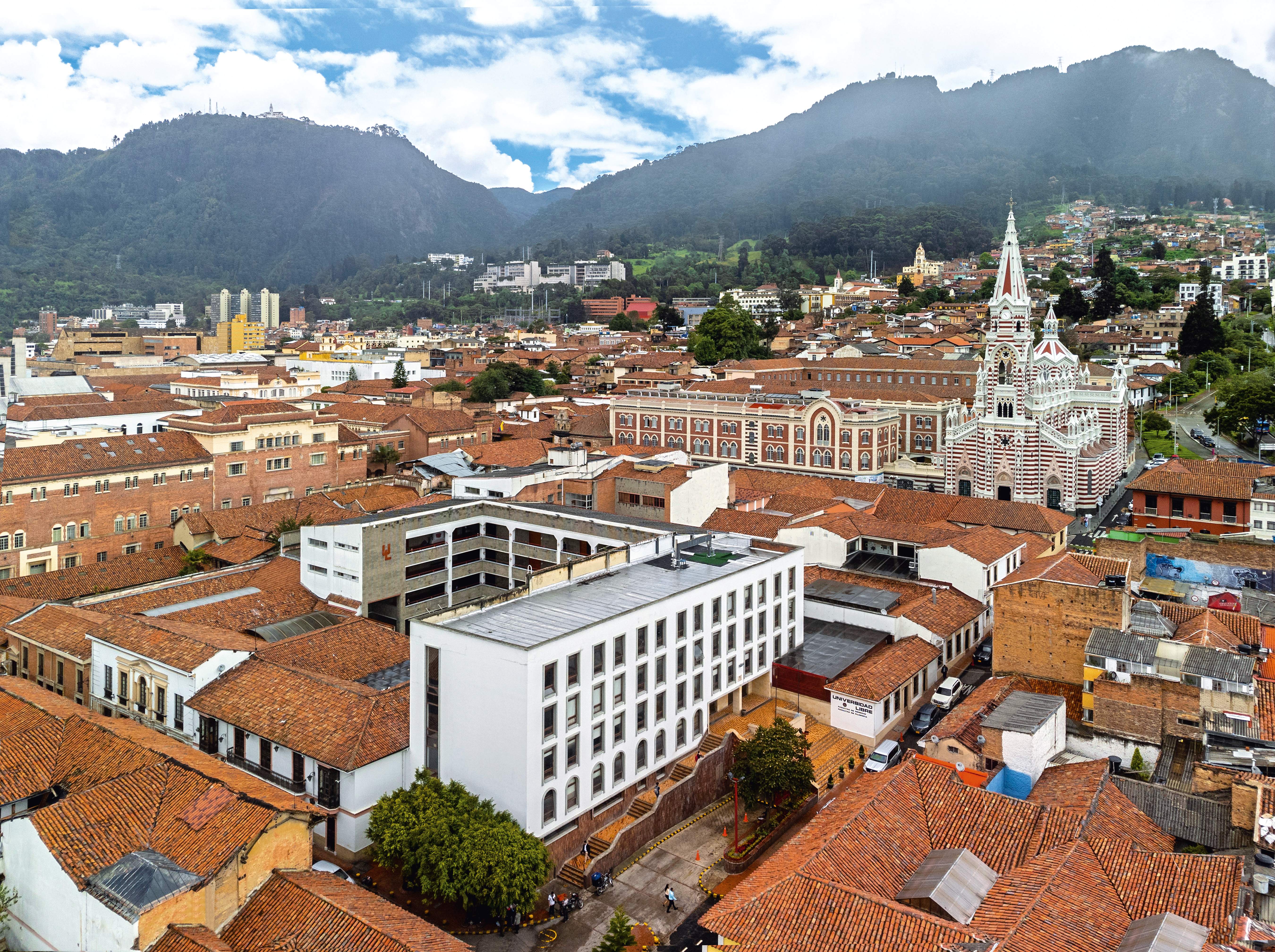 Con más de 100 años de historia y presencia en siete seccionales, la Universidad Libre es una de las instituciones más representativas de Colombia.