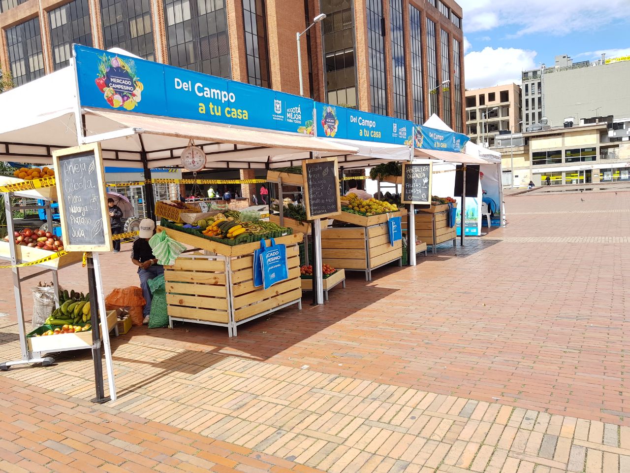 Imágenes de los mercados campesinos que se toman Bogotá este fin de semana