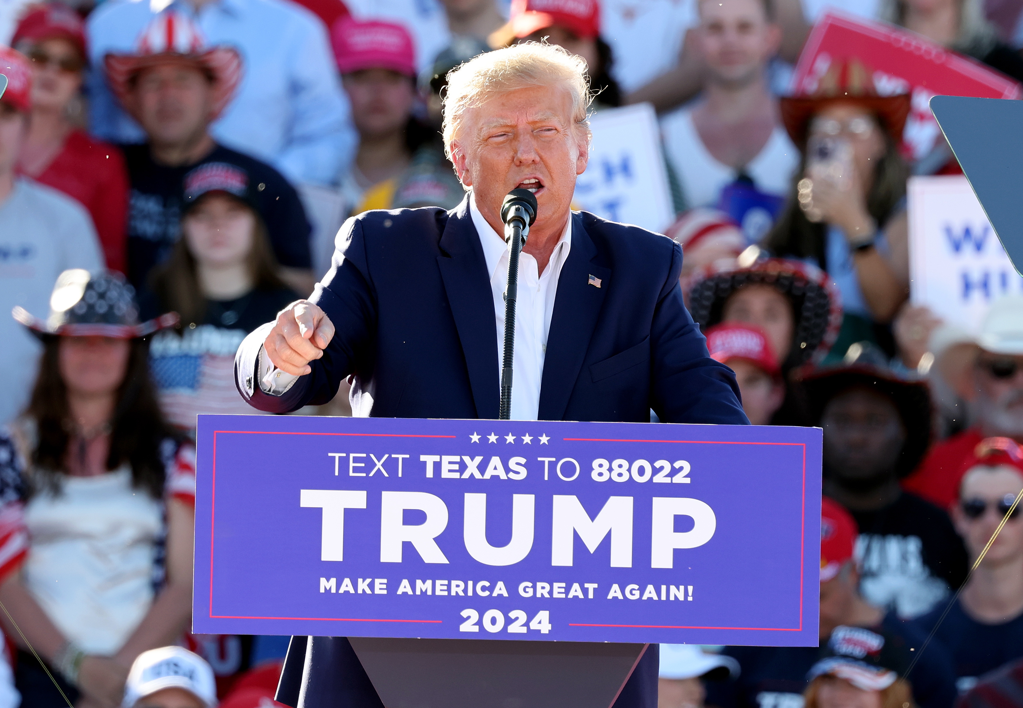Gran jurado que lleva el caso de Trump dará pausa de un mes al proceso