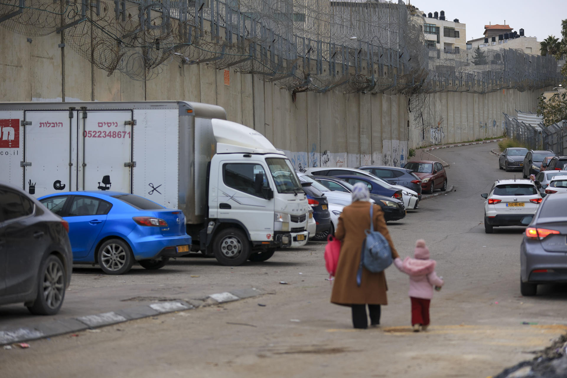 Tropas israelíes lanzan gases lacrimógenos contra niños de una escuela en Cisjordania