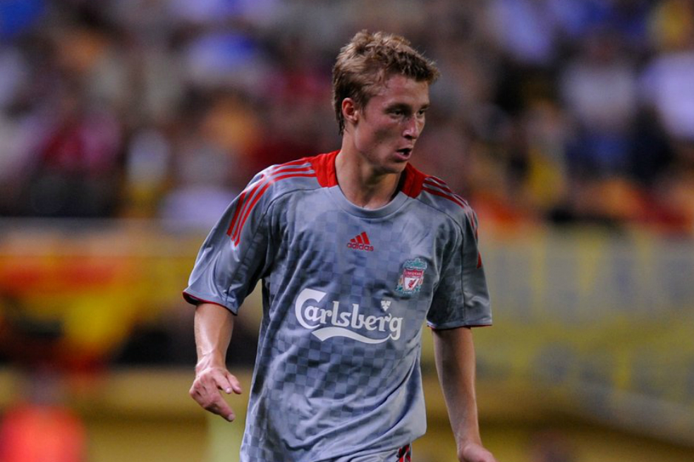 Stephen Darby, exjugador del Liverpool, se retira del fútbol por una enfermedad cerebral