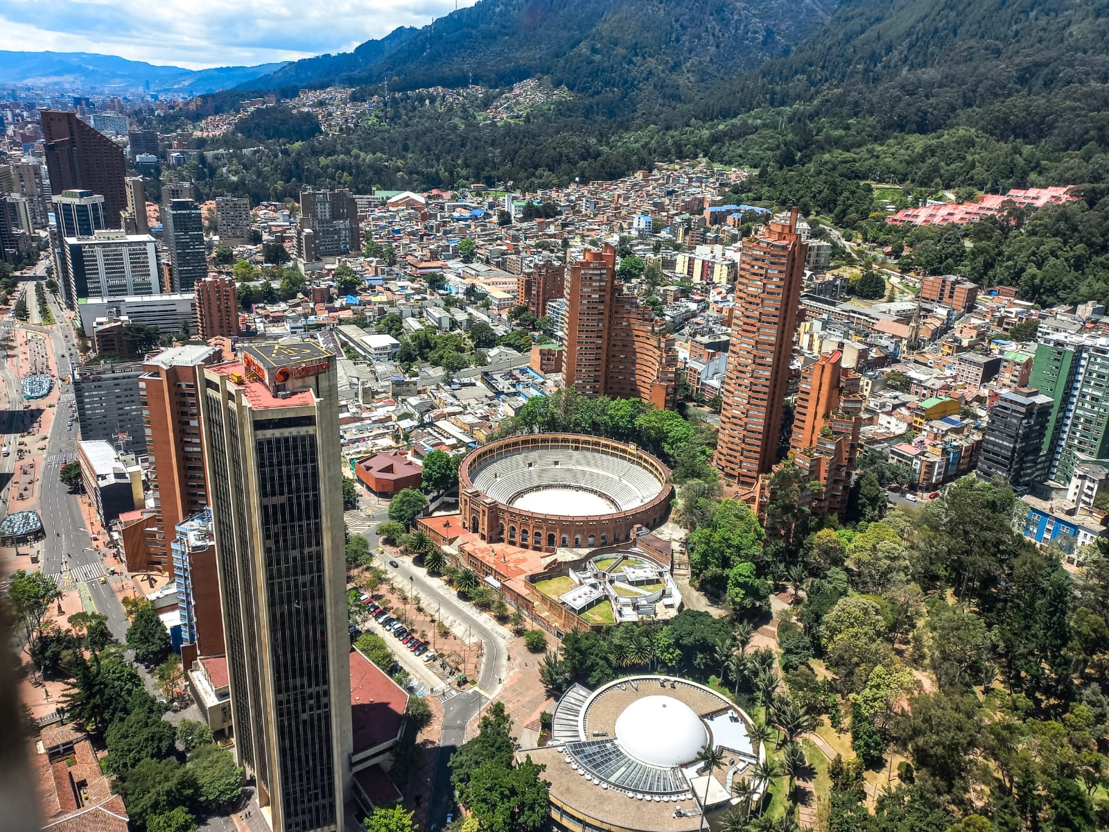 Más que un rival en el Mundial: así es el millonario peso de la economía suiza en Bogotá