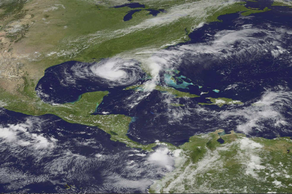 El huracán ‘Isaac’ se está acercando al Golfo de México. Se prevé que llegue a categoría 2.   / EFE