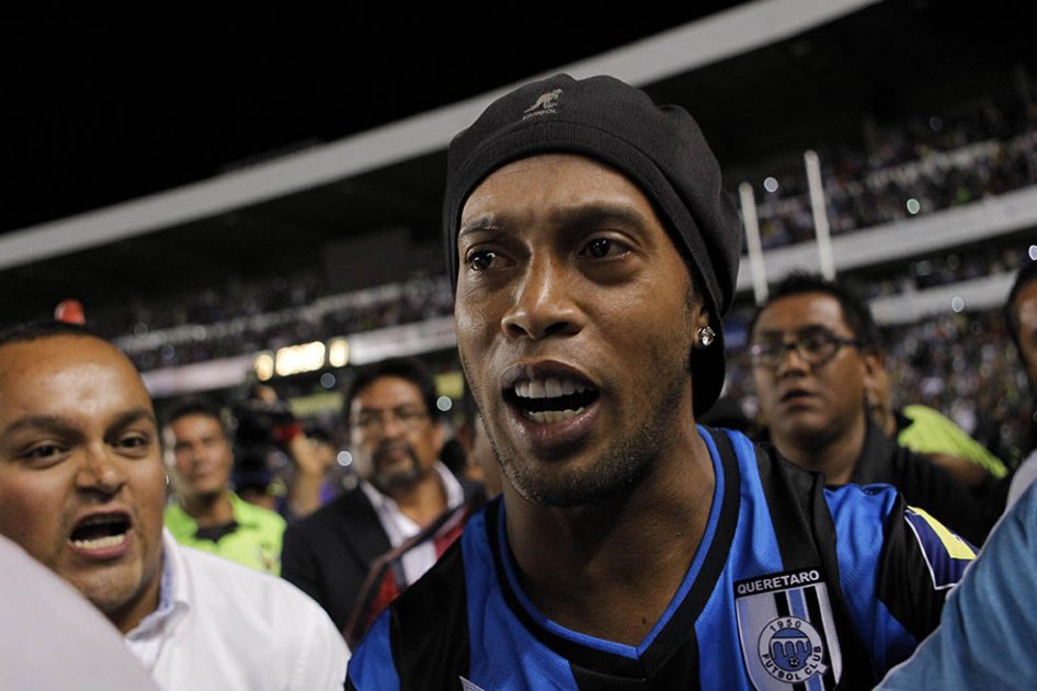 Abren investigación contra el político que insultó racialmente a Ronaldinho