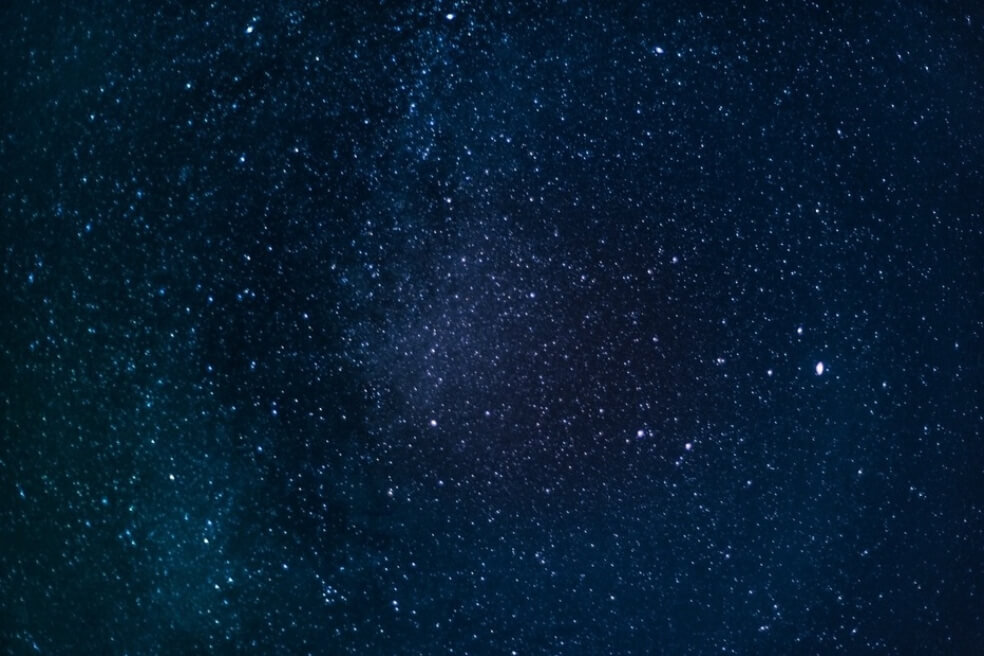 Dispositivo experimental logra generar electricidad usando el frío del universo