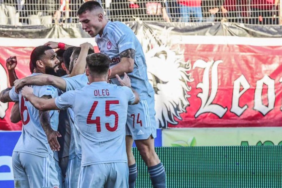 Goleada de Olympiacos en Grecia con James Rodríguez de titular