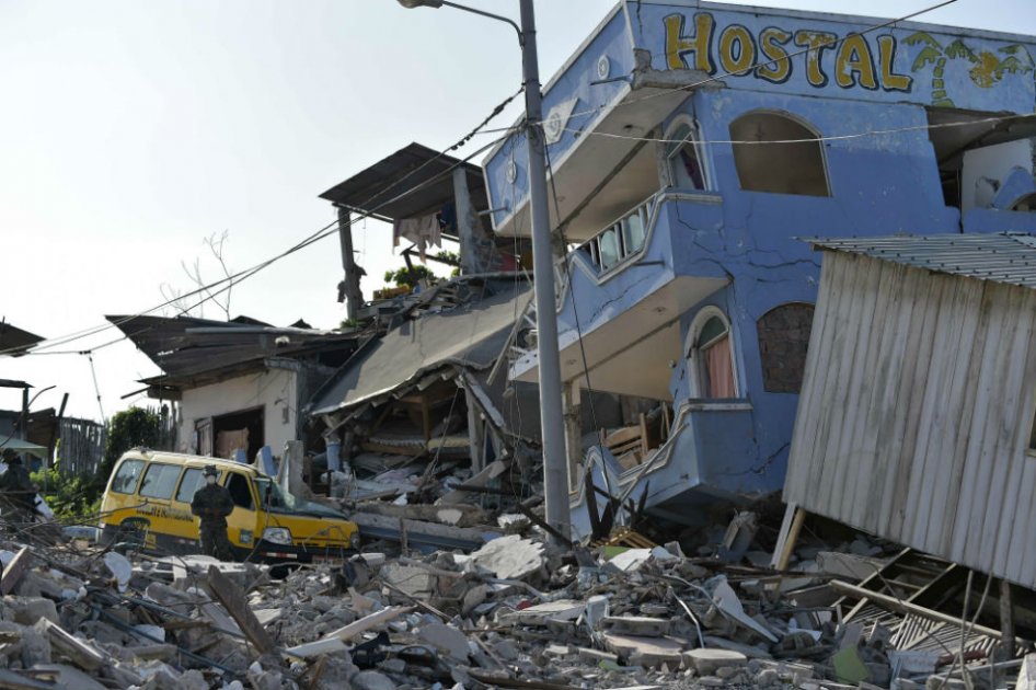 «Muchas personas pedían auxilio pero no pudimos hacer más»: sobreviviente de terremoto en Ecuador