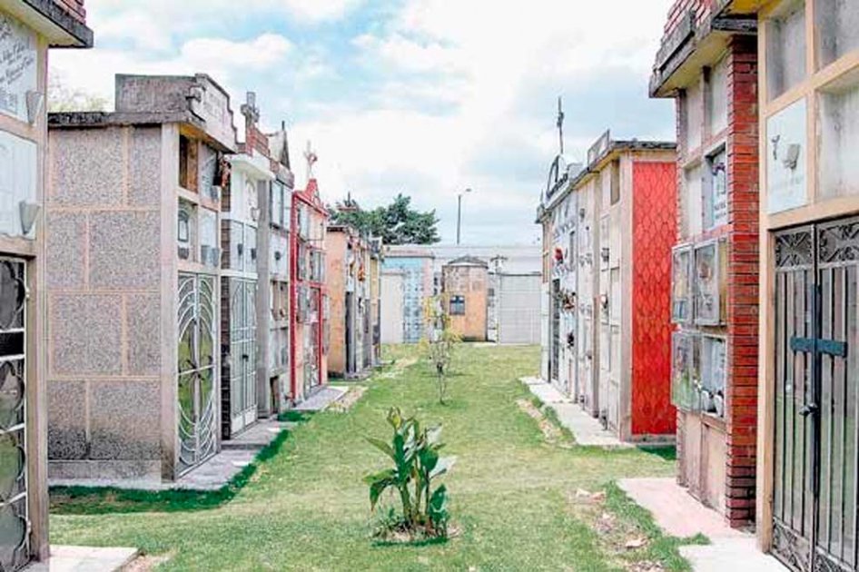 Hornos crematorios del Cementerio del Norte contaminarían aire de Bogotá