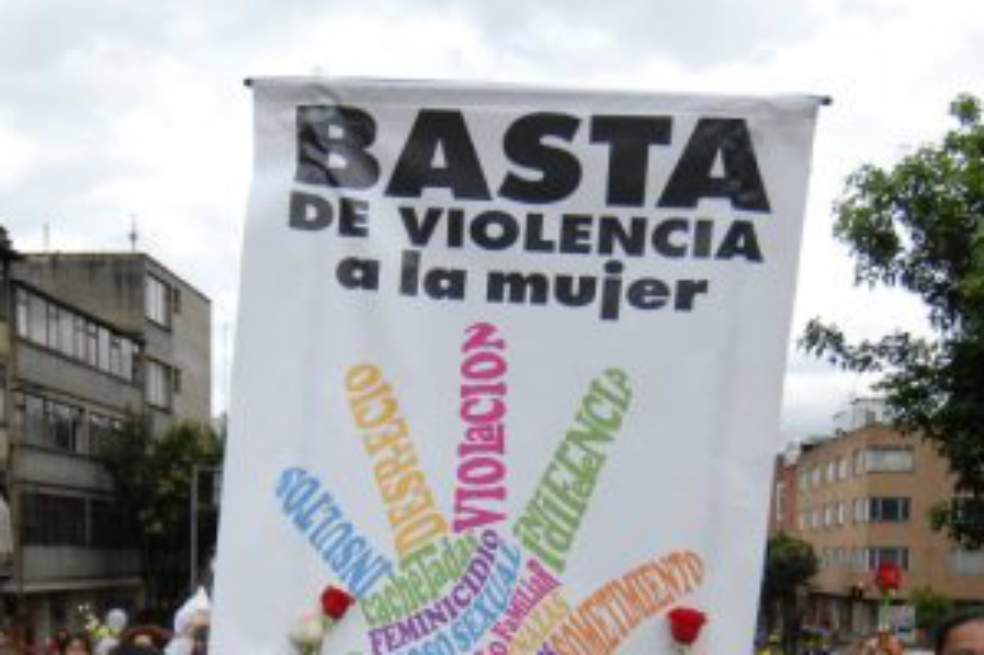 Hombre atacó con arma blanca a su pareja