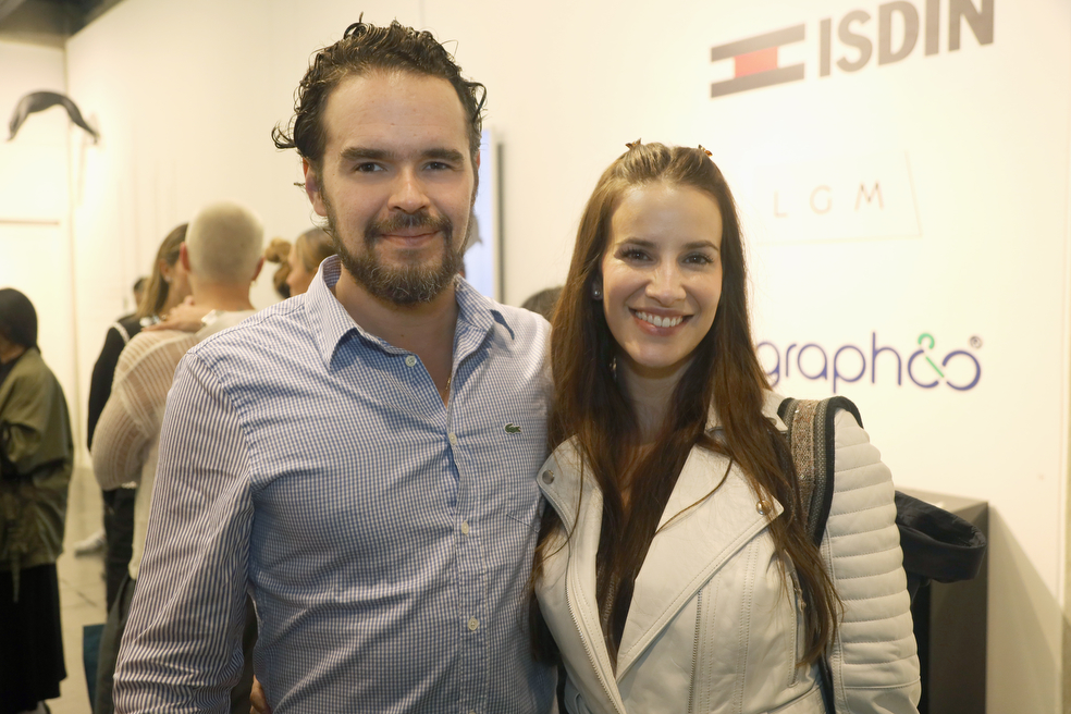 Open studios, Open for business
Trás una década de trabajo en la industria, Andrés Espinosa, uno de los mejores fotógrafos de moda a nivel latam y Álvaro Rodríguez, empresario destacado y su socio, buscan expandir su portafolio de servicios en todas las ramas de la creación de contenido fotográfico y audiovisual a sus clientes a través de Open Studios.
Con motivo de su lanzamiento, Open Studios enlista 10 de las mujeres más emblemáticas de Colombia y las re-introduce a través de los ojos, creatividad y manos de sus talentos mediante una exhibición de retratos en la nueva sede de la galería LGM en el corazón del Bogotá art district, un aliado que se suma a la causa con más de 25 años representando artistas modernos y contemporáneos.