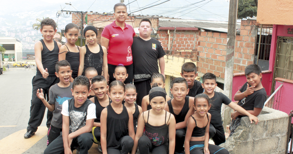 Martha Álvarez convierte niños en campeones mundiales de danza