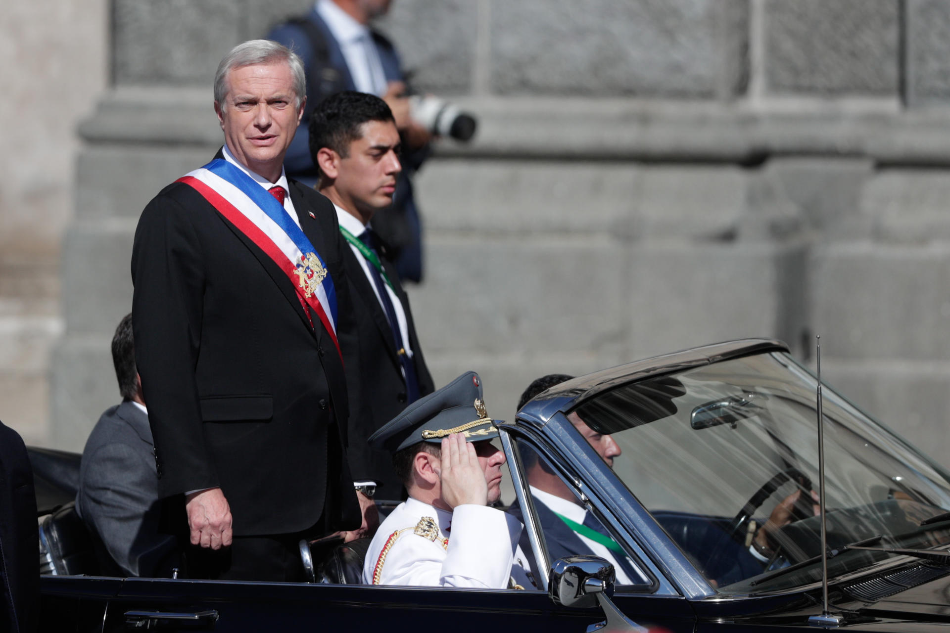 Kast frena la regularización de más de 180.000 migrantes en Chile y prepara otras medidas