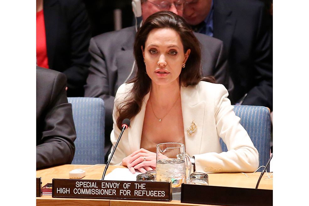 Angelina Jolie vuelve a defender a sirios y dice que están cansados de "promesas vacías"
