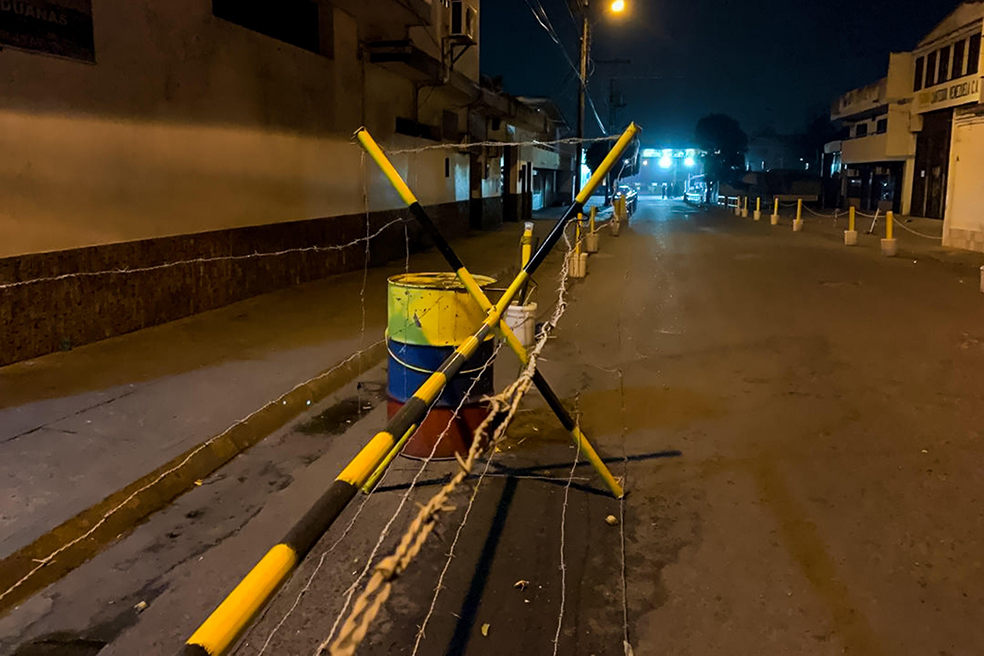 Maduro ordena el cierre temporal de tres puentes fronterizos con Colombia