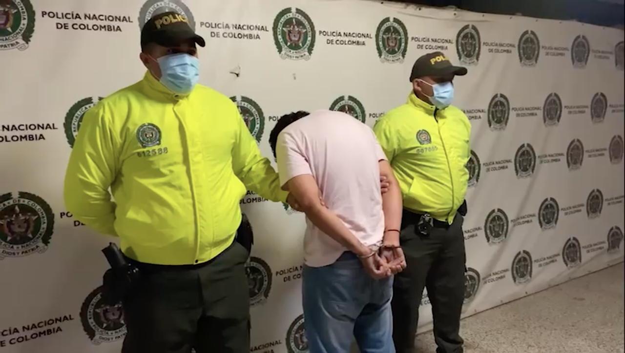 Capturan a un presunto responsable del robo a pareja con bebé en Medellín