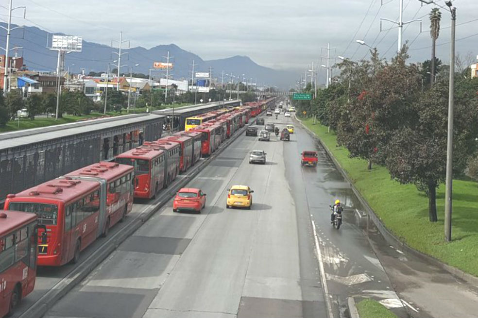 Bus varado afectó operación de Transmilenio en la Autopista Norte