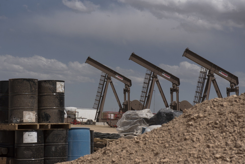 Precio del petróleo cae antes del anuncio de EE. UU. sobre cerco financiero contra Irán
