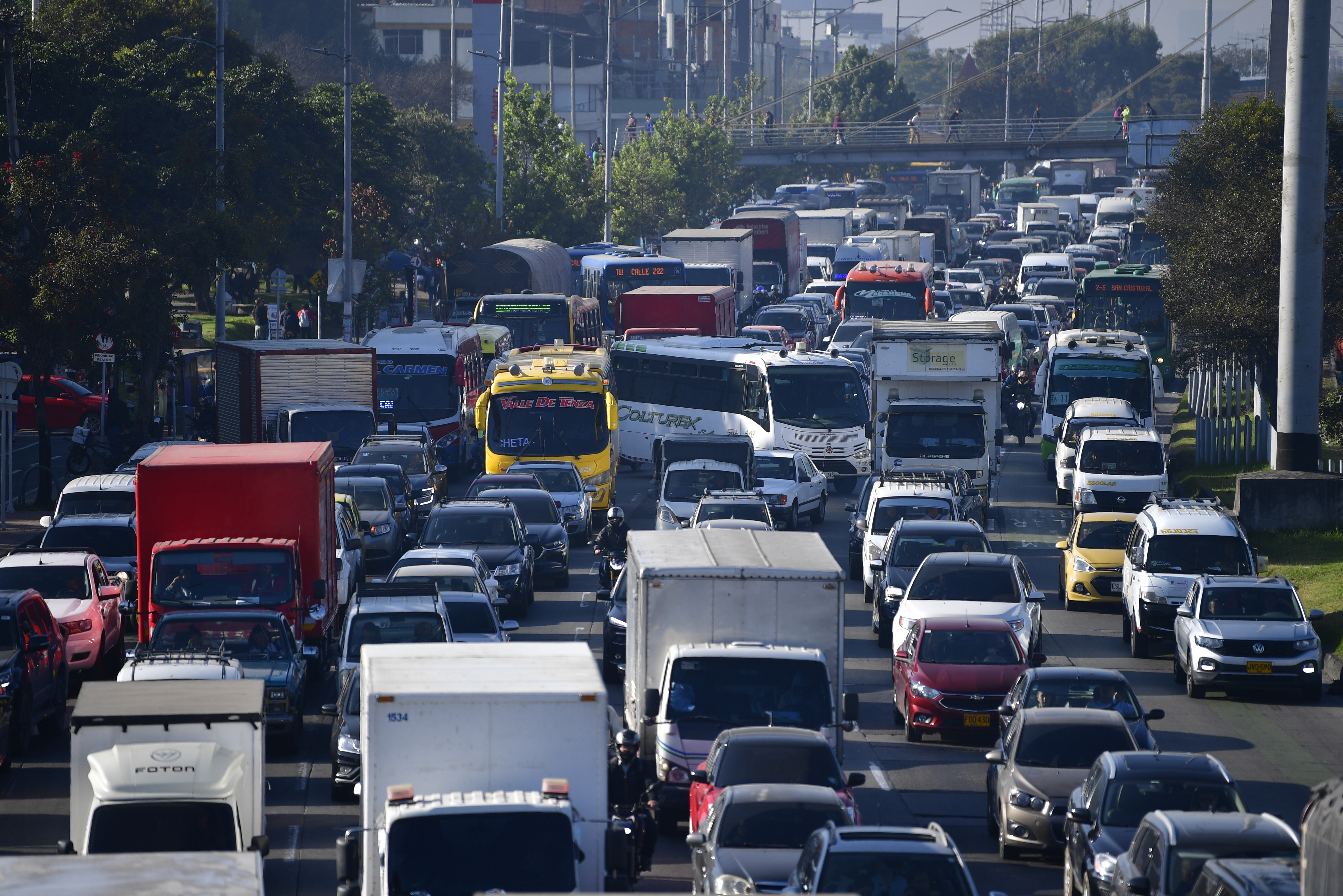 Movilidad 12 de diciembre: represamiento en vía La Calera por alto flujo vehicular