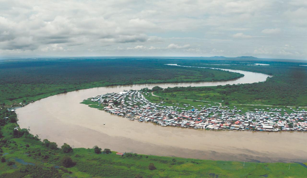 Aquileo había estado varias veces en peligro. La Organización Nacional Indígena de Colombia (ONIC) denunció que, semanas antes de su asesinato, hombres pertenecientes a las AGC ingresaron a la comunidad de Jagual en la cuenca del río Truandó, donde Mecheche era rector de la institución educativa de la zona, y lo intentaron asesinar. Los guardias de Jagual, portando solo bastones de mando y armados con la fuerza de la entereza, lo protegieron y no permitieron que se lo llevaran. Cuando Mecheche murió fue primera plana en diarios nacionales, hubo llanto, marchas e indignación. El Gobierno anunció medidas.