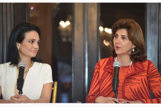Isabel de Saint Malo y María Ángela Holguín cancilleres de Panamá y Colombia.