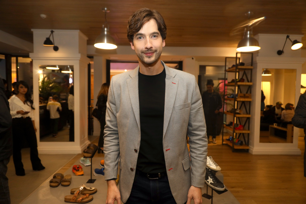 Carlos Torres y más famosos en la inauguración de exclusiva tienda de zapatos