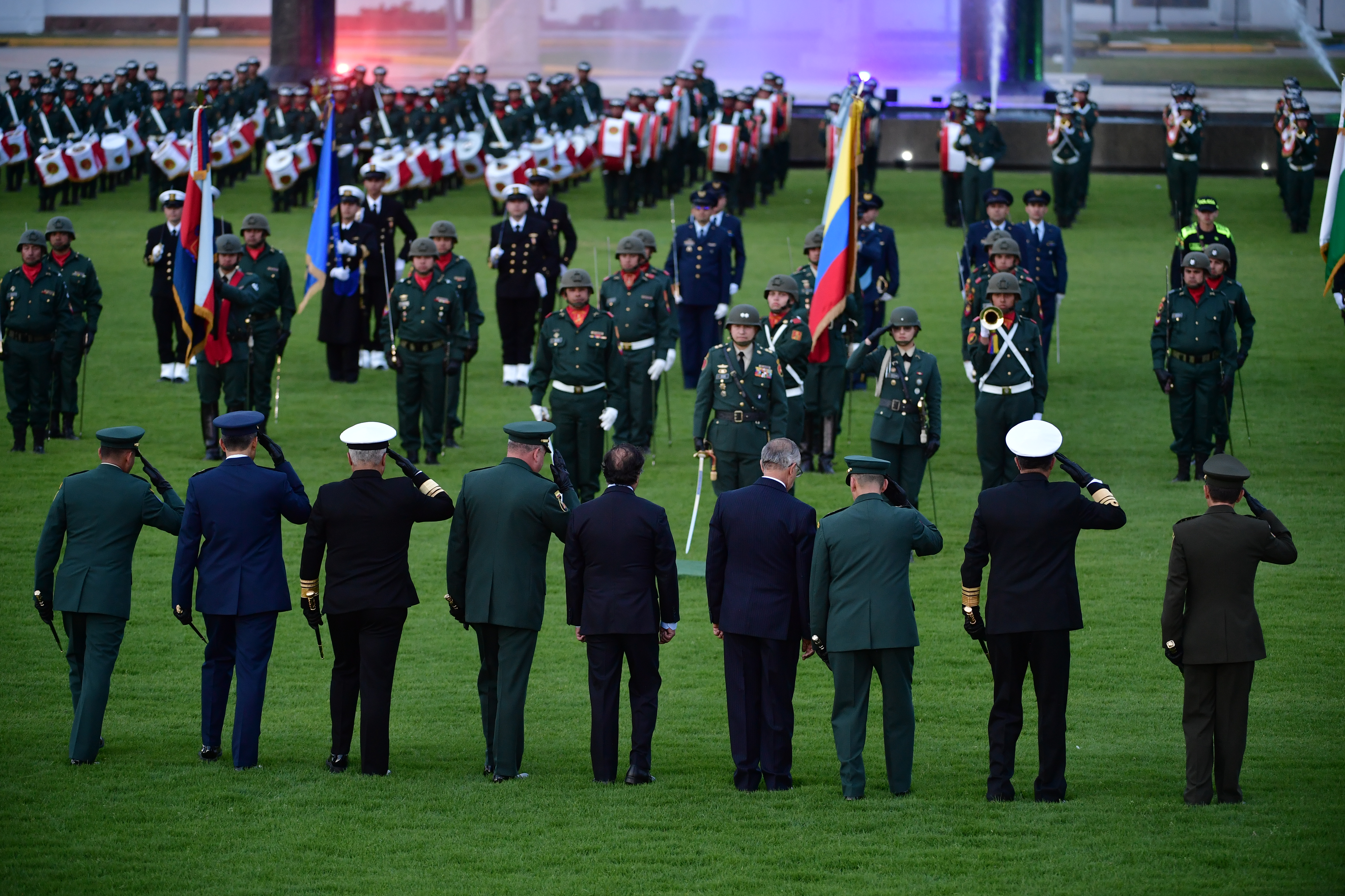 Ejército dice que no hay una “barrida” en sus filas, sino salidas planificadas de militares