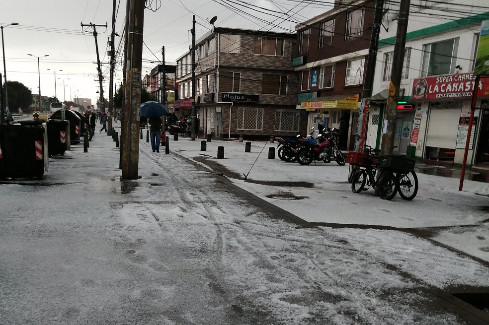 Granizada en Bogotá: así quedaron este martes algunas calles de la ciudad
