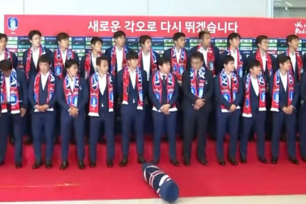 ¡A huevazos! El humillante recibimiento que tuvieron los jugadores de Corea del Sur