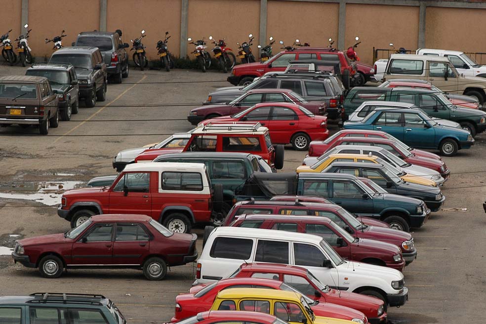 Persiste la controversia por funcionamiento de parqueaderos en espacio público de Bogotá