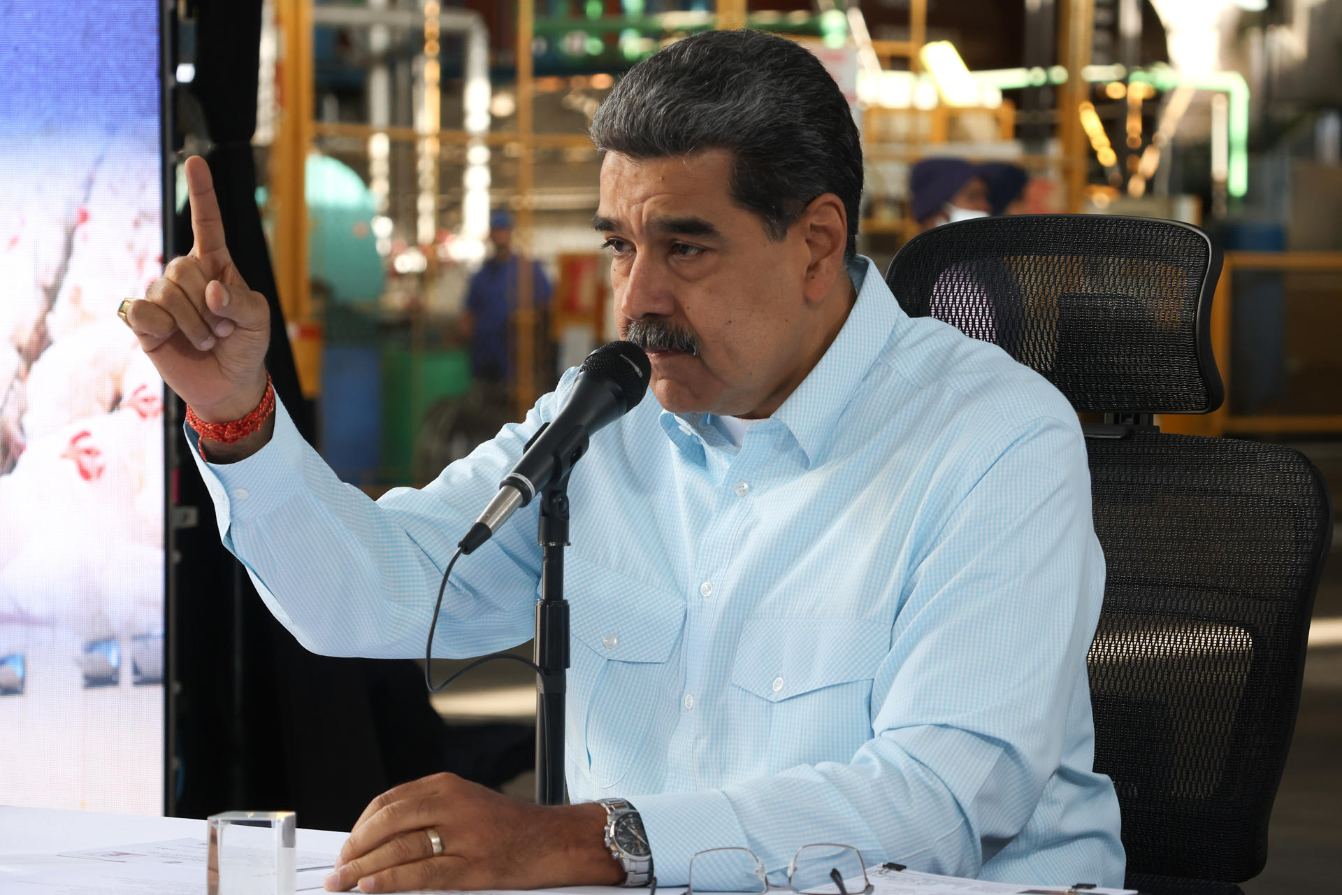 Maduro invita a Trump al diálogo en medio de despliegue de buques de EE. UU.