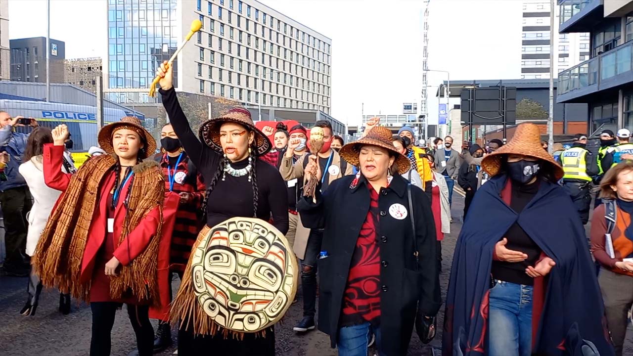 Movimiento en contra del asesinato de mujeres  indígenas se pronuncia en la COP26