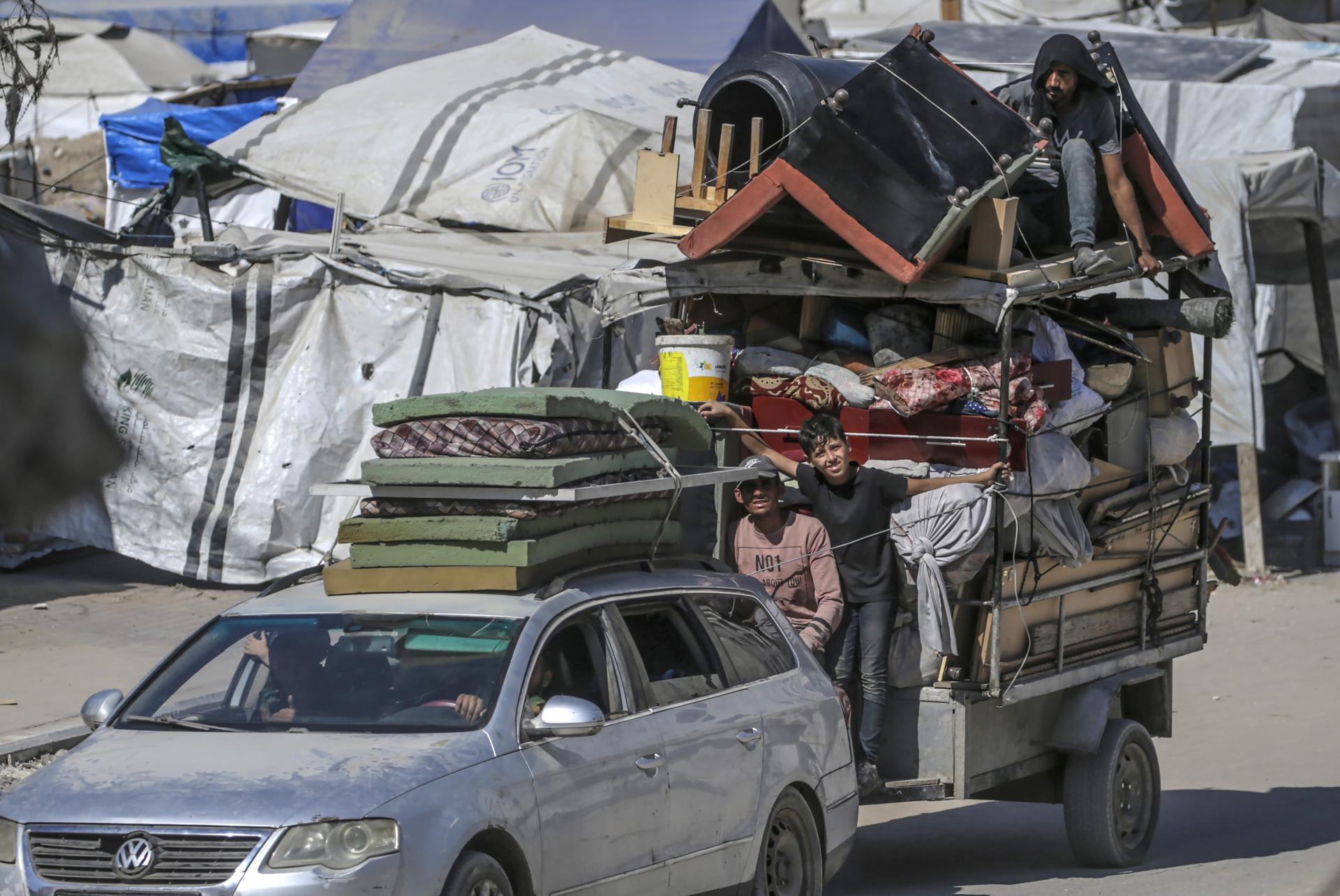 El Gobierno de Gaza estima en un millón los desplazados en el sur de la franja