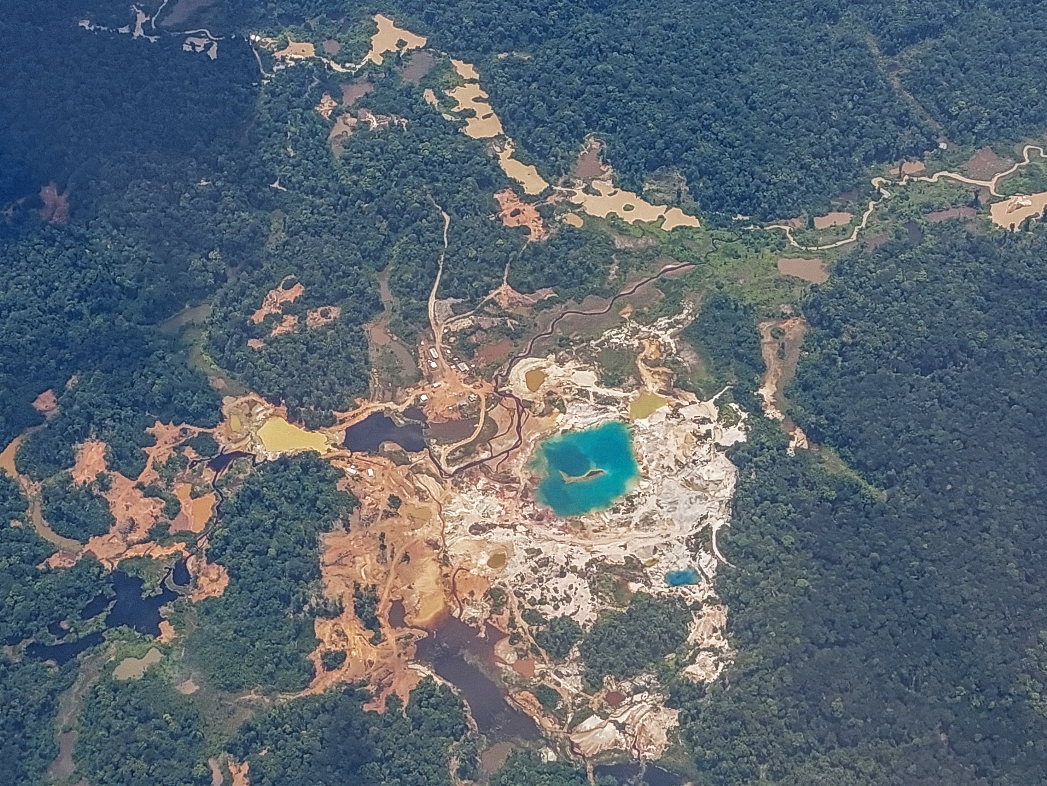 Guyana rescata a los dos militares sobrevivientes del accidente en el Esequibo