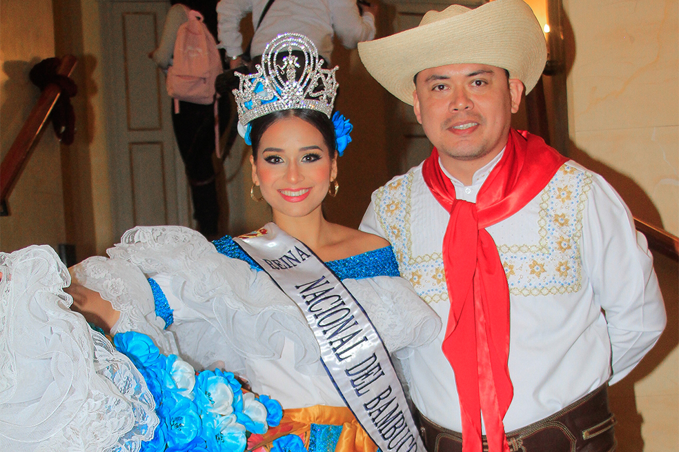 La Reina Nacional del Bambuco Gabriela Vásquez y Sergio Medina