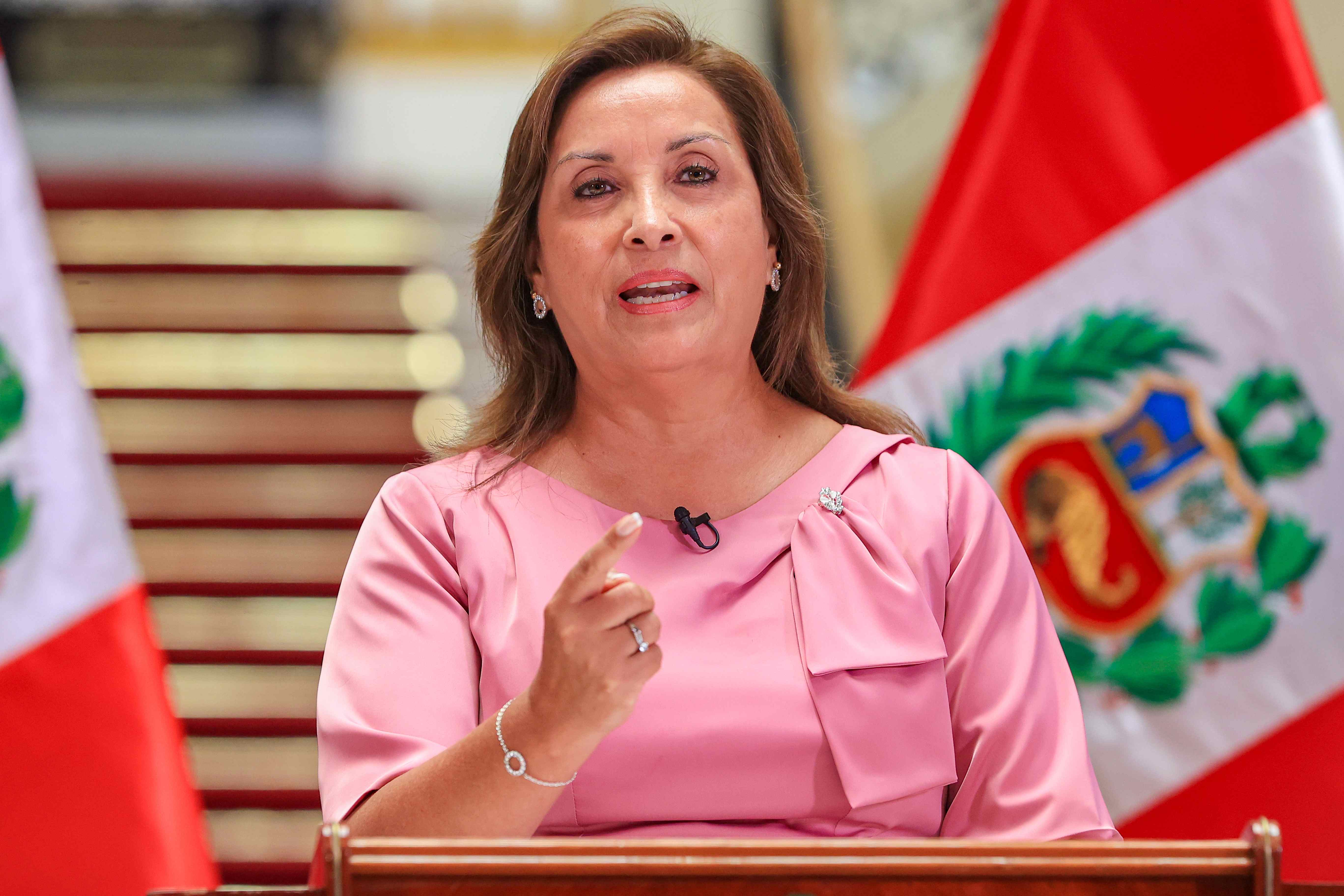 Escándalo por amnistía de Dina Boluarte que favorece a fuerzas armadas en Perú