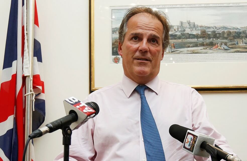 ¿Quién es Mark Field, el político británico que agredió a una activista de Greenpeace?