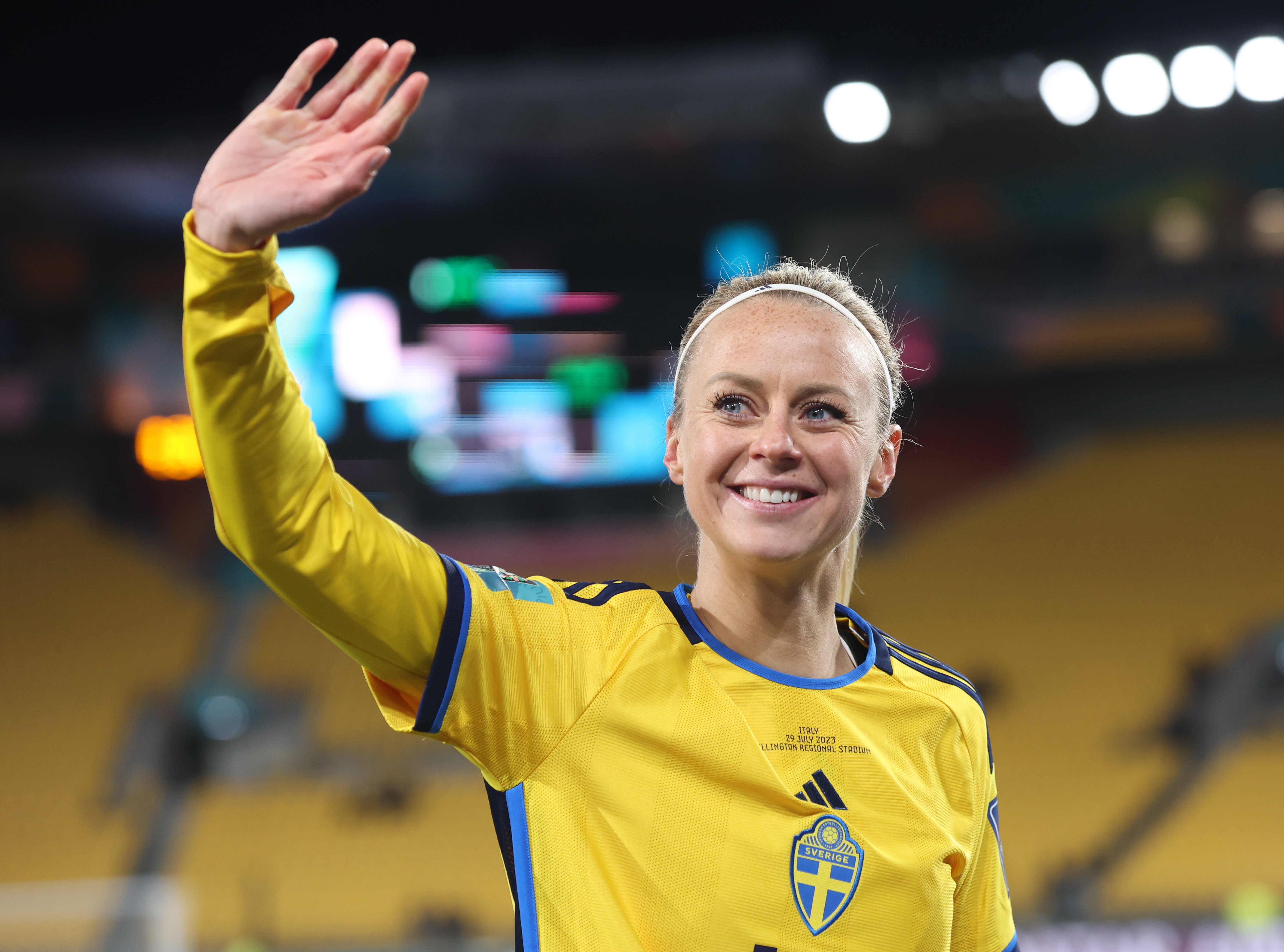 Wellington (New Zealand), 25/07/2023.- Amanda Ilestedt of Sweden waves at the end of the FIFA Women's World Cup group G soccer match between Sweden and Italy in Wellington, New Zealand, 29 July 2023. (Mundial de Fútbol, Italia, Nueva Zelanda, Suecia) EFE/EPA/RITCHIE B. TONGO